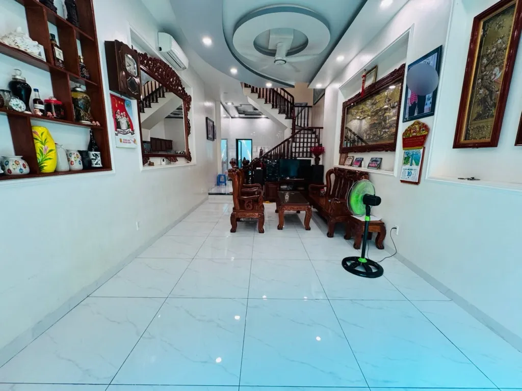 💰 6,3 TỶ | GẦN GA METRO – SÂN BAY | TRƯỜNG CHINH
📍 Gần 70m² | 4 × 17m vuông A4 | Hẻm ô tô nhỏ tới... Bán owner_side tại Tây Thạnh, Hồ Chí Minh 01
