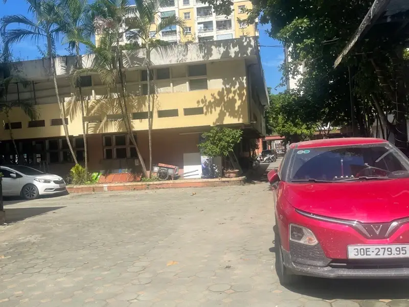 VỊ TRÍ NHÀ ĐẸP - GẦN CHỢ- GẦN TRƯỜNG -NGAY UBND - XUNG QUANH KINH DOANH SẦM UẤT 
 nhà H4 tầng 4 phò... Bán căn hộ chung cư tại Việt Hưng, Hà Nội 01