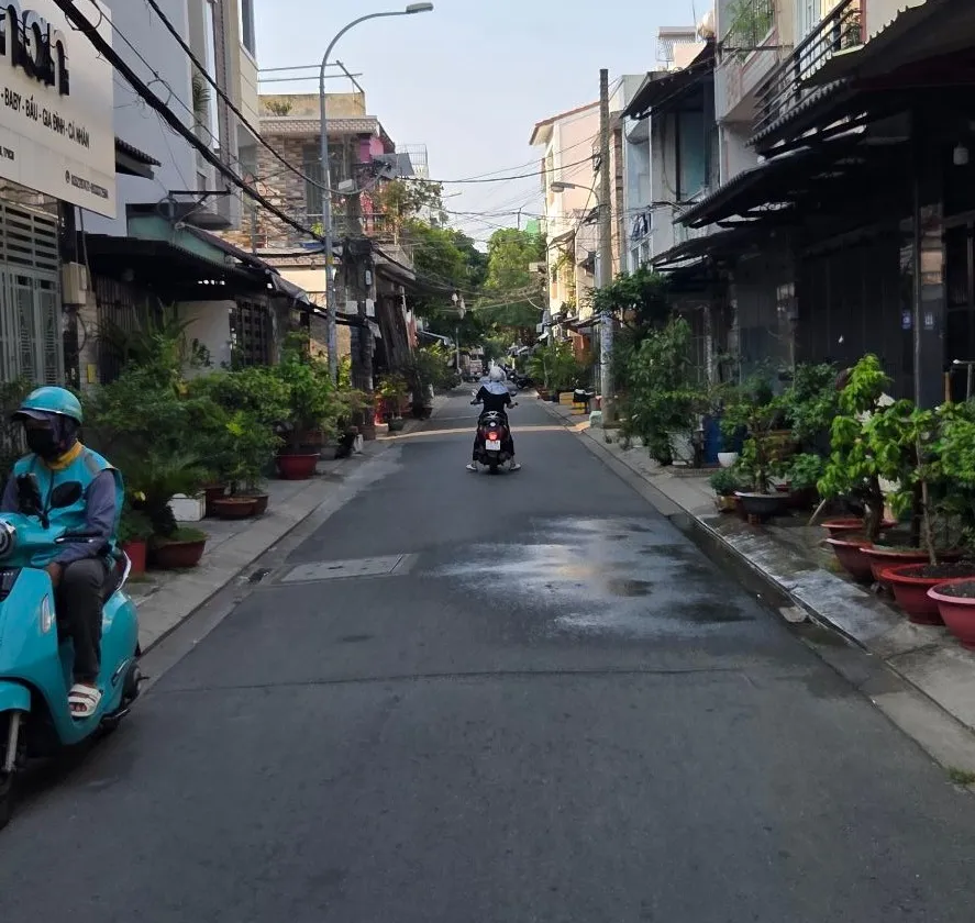 Nhà 3 tầng đẹp, mặt tiền rộng, giá cực hấp dẫn ngay Tân Phú... Bán nhà riêng tại Bình Hưng Hòa, Hồ Chí Minh 01