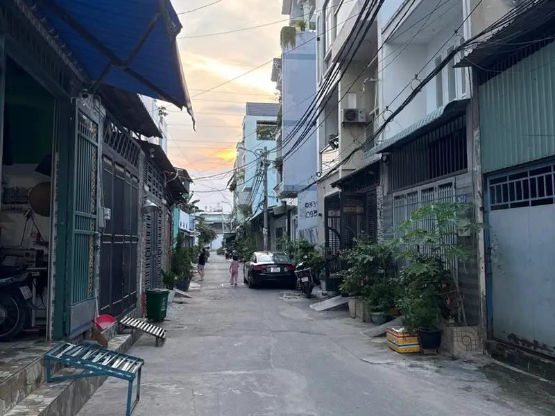 Chỉ hơn 6ty, có nhà 5 tầng tại Bình Tân, hẻm xe hơi... Bán nhà riêng tại Bình Trị Đông, Hồ Chí Minh 01