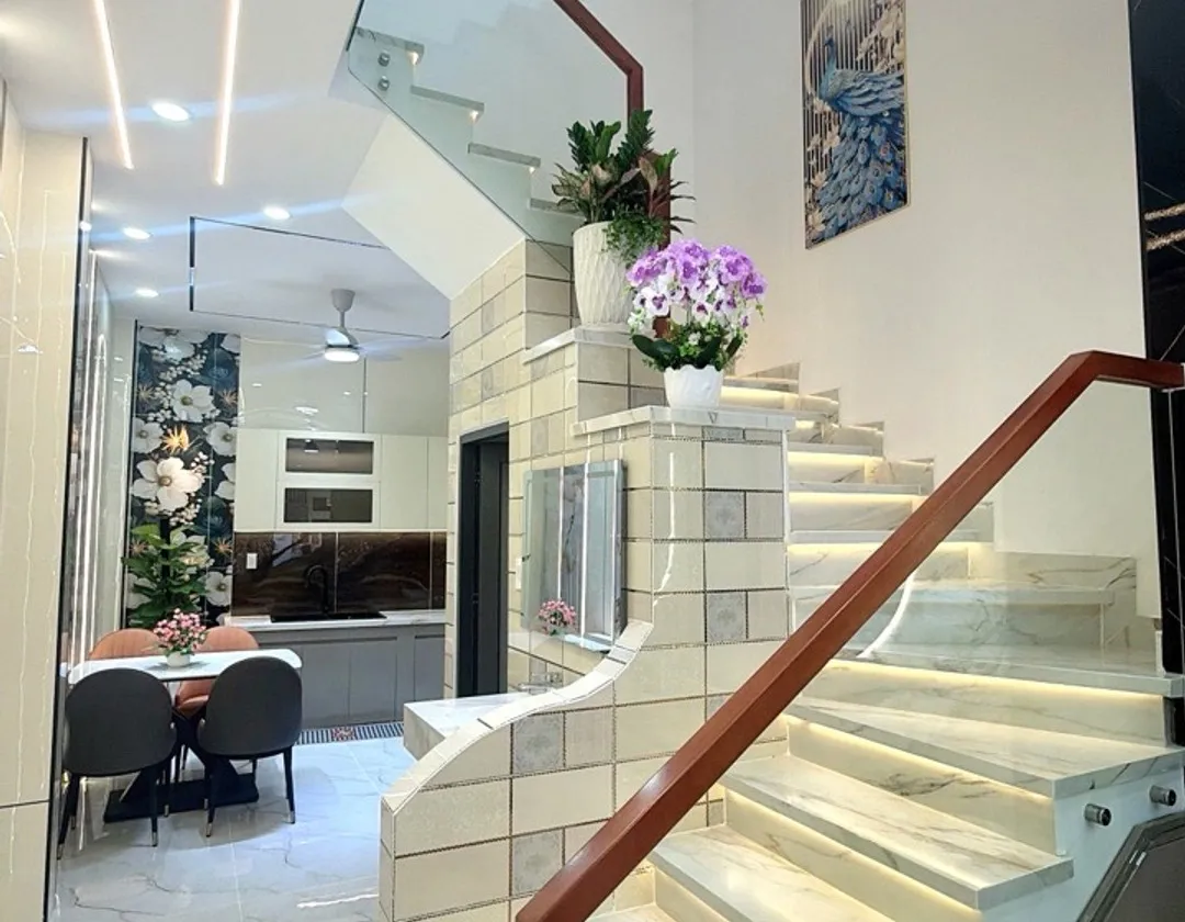 Bán nhà riêng 3 tầng 40m2 tại phường Tân Sơn - gần sân bay, full nội thất... Bán nhà riêng tại Tân Sơn, Hồ Chí Minh 01