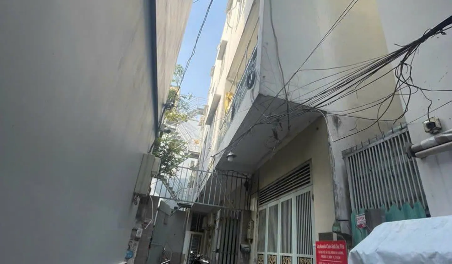 Bán nhà riêng 4 tầng, 15 phòng cho thuê, vị trí thuận tiện tại Cao Thắng... Bán nhà riêng tại Hòa Hưng, Hồ Chí Minh 01