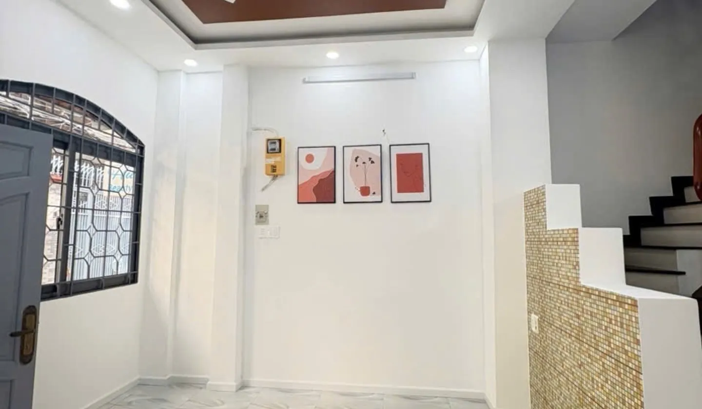 Nhà 3 tầng rộng 5m trung tâm Quận 10, giá hấp dẫn... Bán nhà riêng tại Hòa Hưng, Hồ Chí Minh 01