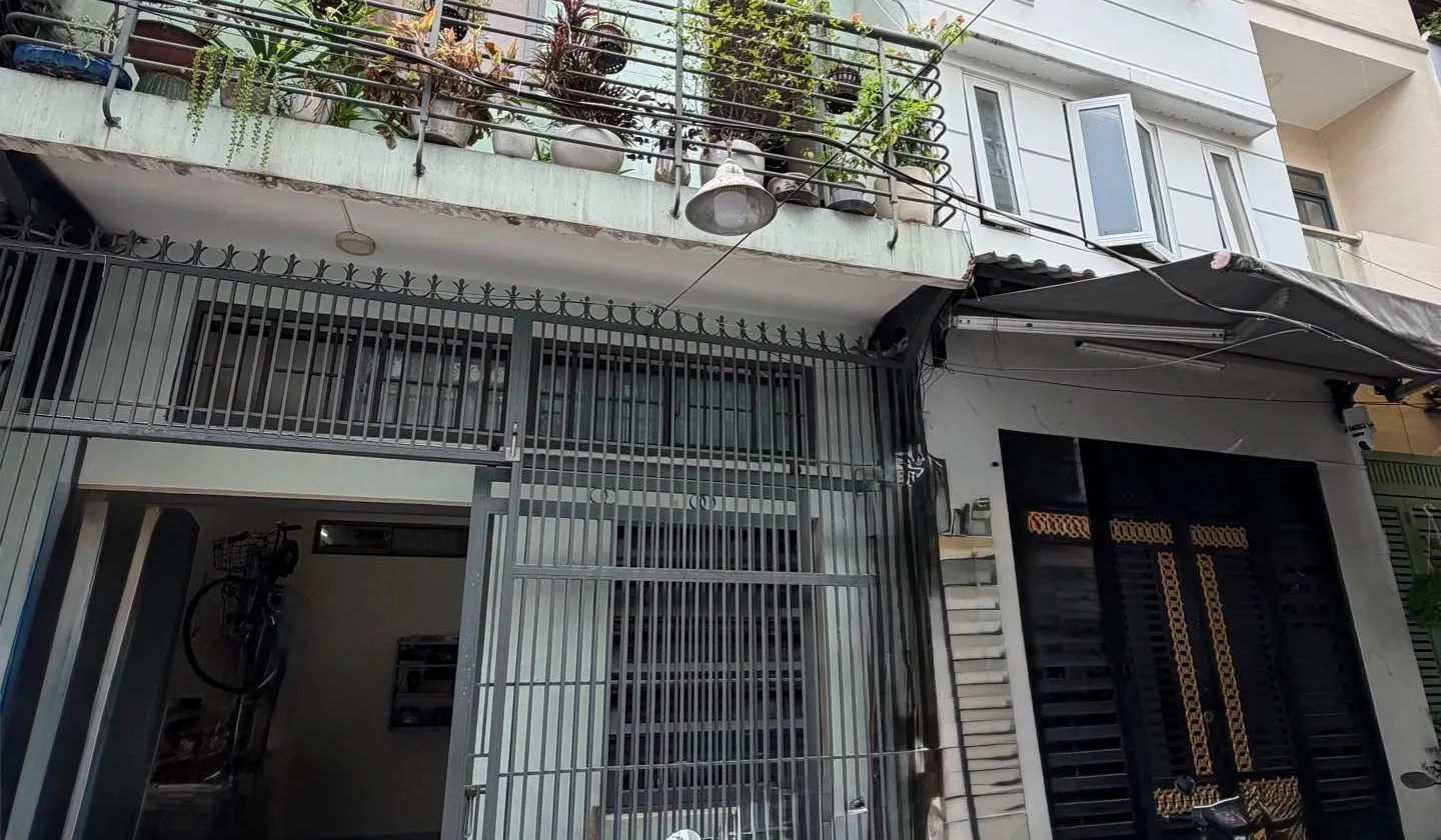 Nhà 2 tầng hẻm 4m Quận 3 - Gần mặt tiền, tiện di chuyển... Bán nhà riêng tại Nhiêu Lộc, Hồ Chí Minh 01