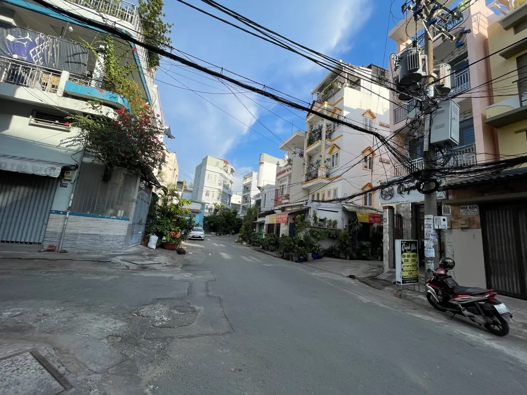 Nhà 4 tầng mặt tiền 4m gần chợ Hồ Trọng Quý, diện tích 64m2... Bán nhà mặt phố tại Bình Phú, Hồ Chí Minh 01