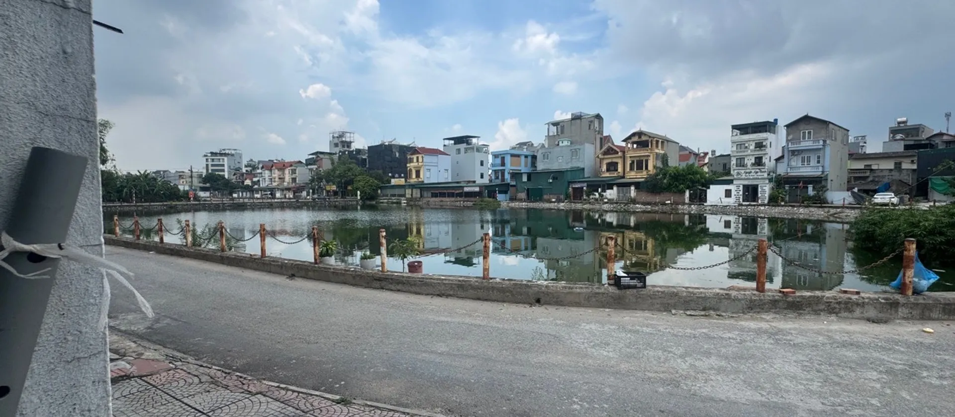 LÔ ĐẤT ĐẸP BÁT KHỐI- SẴN DÒNG TIỀN HÀNG THÁNG – VIEW HỒ – VỈA HÈ – SÁT CHÂN CẦU 🏡... Bán đất tại Long Biên, Hà Nội 01