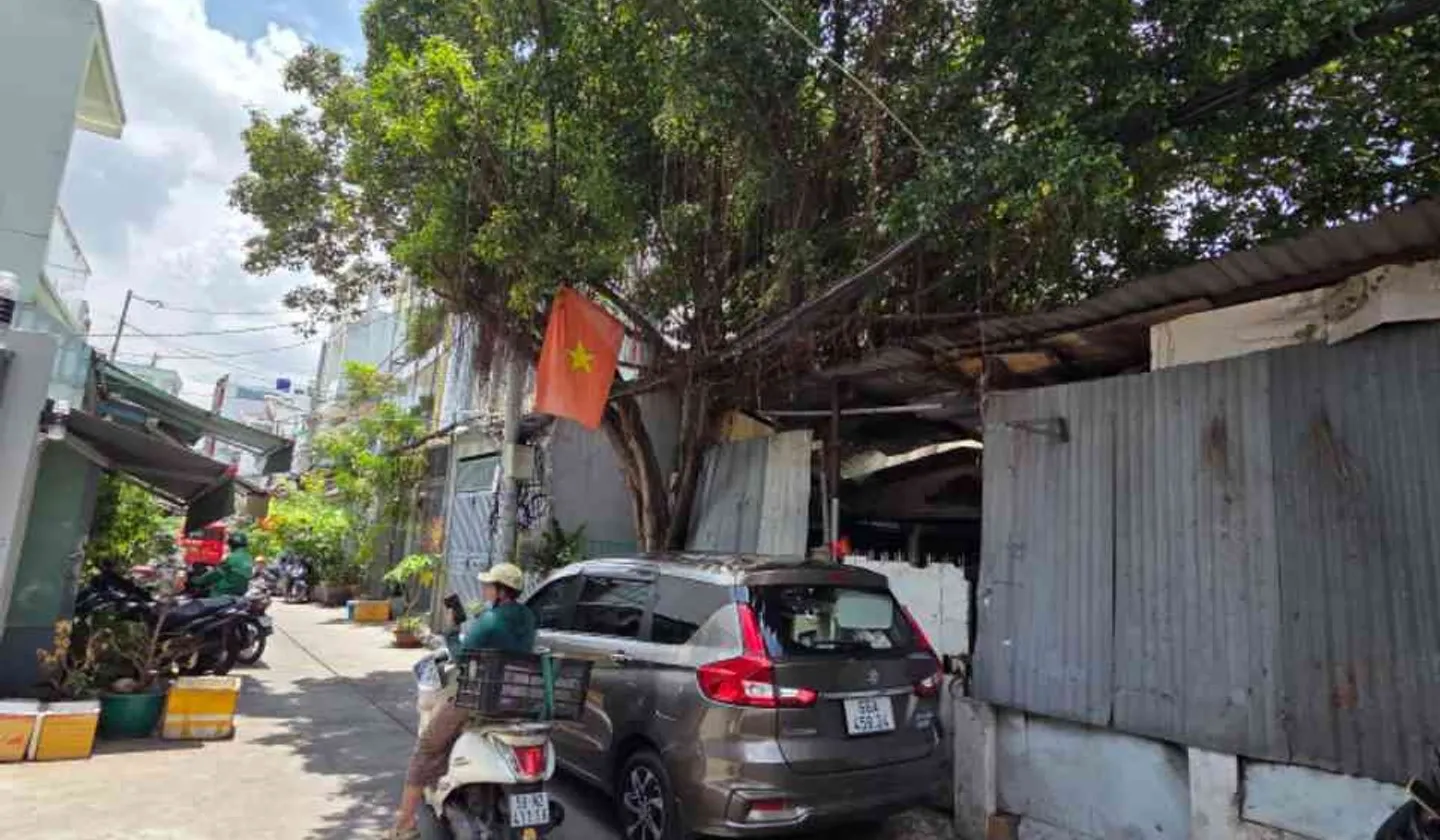 Nhà C4 Hẻm 8m Hậu Giang, Vuông tiện xây mới Bt 130m2 ngang 10m Chỉ 10.5 Tỷ... Bán nhà riêng tại Bình Phú, Hồ Chí Minh 01
