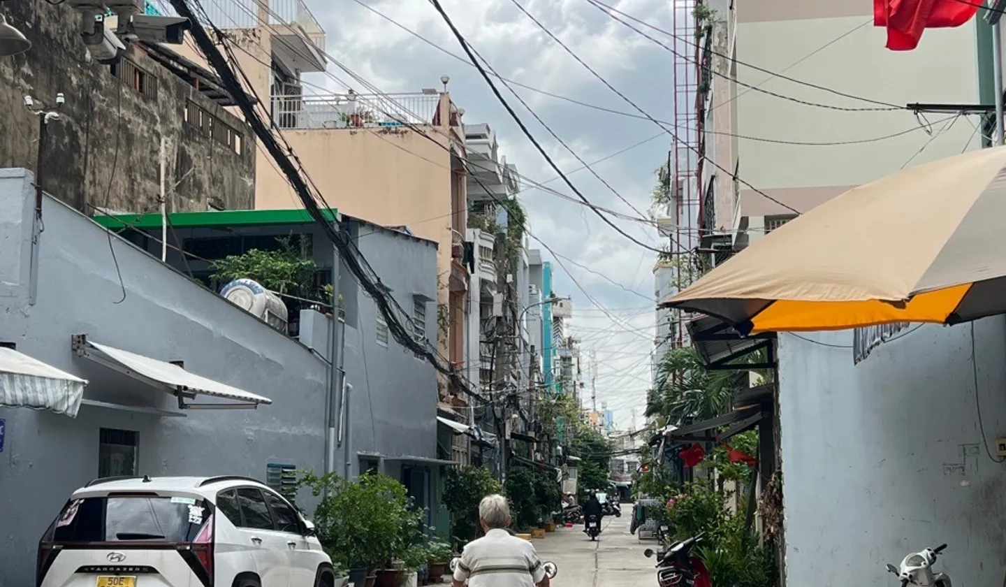 Nhà 5 tầng mới toanh khu phân lô Lạc Long Quân - chốt nhanh ưu đãi hấp dẫn... Bán nhà riêng tại Bình Thới, Hồ Chí Minh 01
