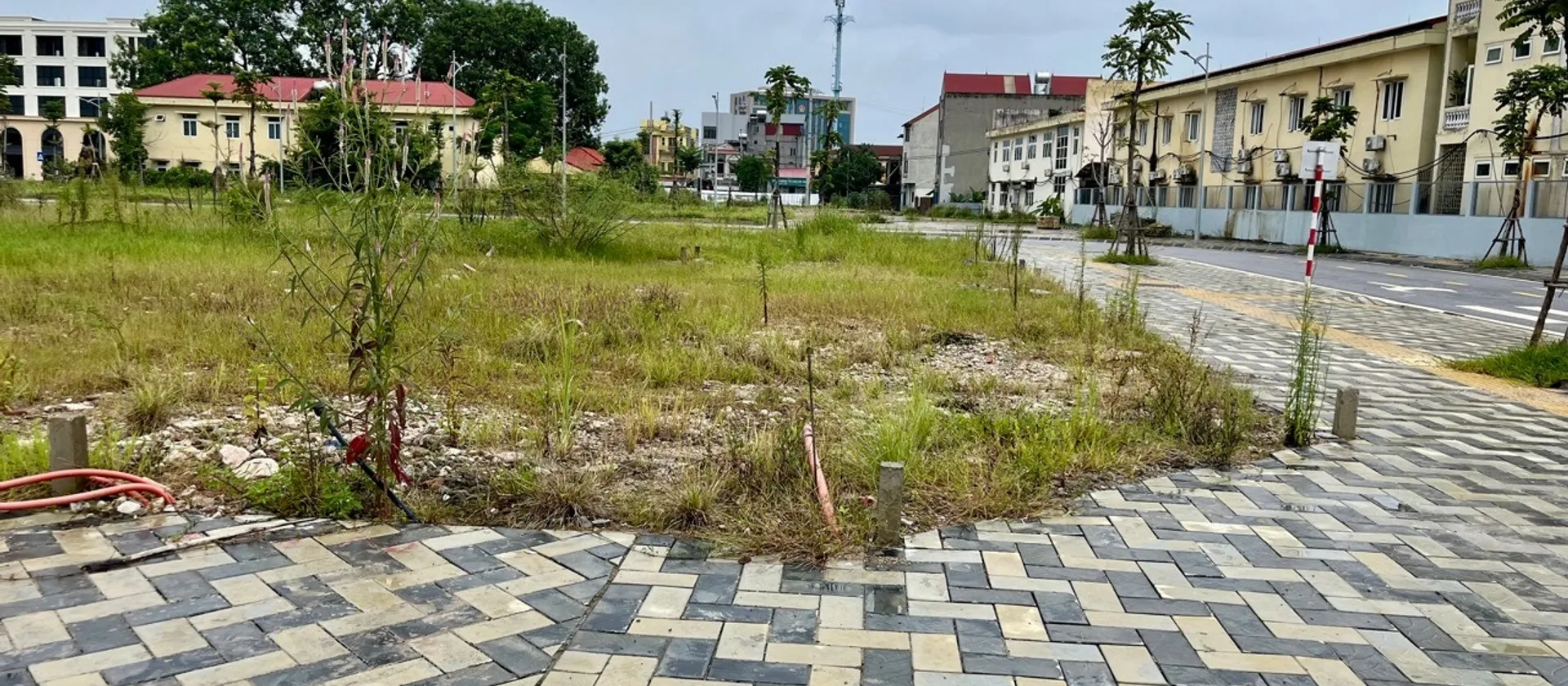Mảnh đất màu mỡ, mt8.8m,dt106m2,giá nhỉnh5tỷ ở KĐT Bích Sơn,Việt Yên, Bắc Giang
LH 0353732090... Bán đất tại Việt Yên, Bắc Ninh 01