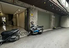 HẠ CHÀO 1 TỶ

SIÊU PHẨM LÀN 2 PHỐ HỒNG TIẾN 6 TẦNG THANG MÁY , GARA Ô TÔ 7 CHỖ NGÕ THÔNG CÁC NGẢ... Bán nhà riêng tại Bồ Đề, Hà Nội 01