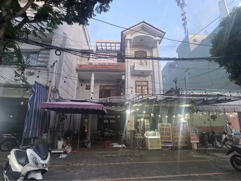 Căn nhà mặt tiền hiếm có tại trung tâm Hải Châu, cơ hội không thể bỏ lỡ... Bán nhà mặt phố tại Hòa Cường, Đà Nẵng 01