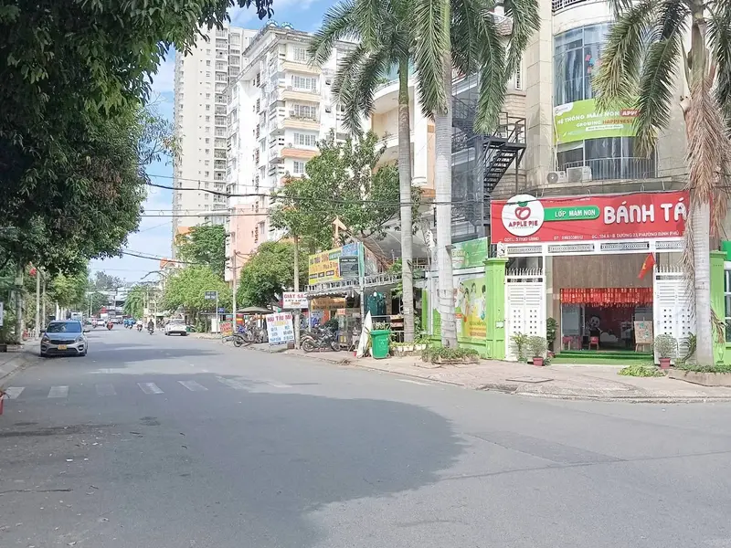 Nhà 2 tầng 5 phòng ngủ hướng Nam diện tích 52.5m2 tại Bình Phú... Bán nhà riêng tại Bình Phú, Hồ Chí Minh 01