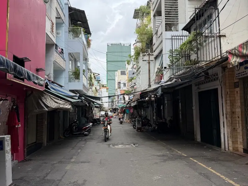 Bán nhà riêng 32m² tại Nguyễn Thiện Thuật, Quận 3 - 4 tầng, 6 phòng ngủ, giá chỉ 6.4 tỷ VNĐ... Bán nhà riêng tại Bàn Cờ, Hồ Chí Minh 01