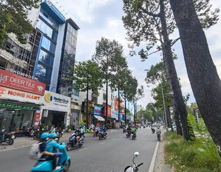 Cách biến tài sản tạo dòng tiền 55 triệu/tháng thành cỗ máy sinh lời 180 triệu/tháng... Bán nhà mặt phố tại Diên Hồng, Hồ Chí Minh 01