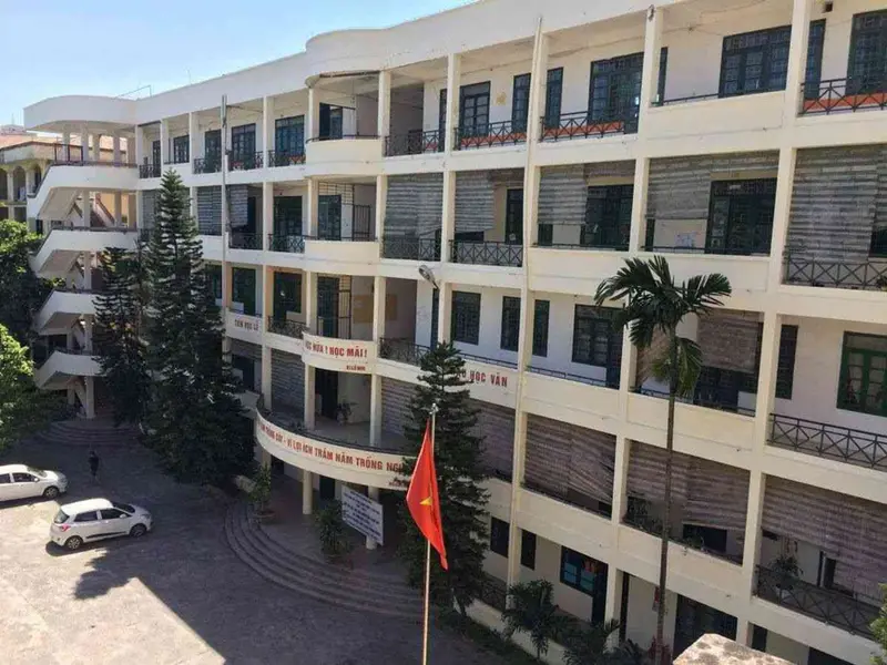 Chuyển nhượng Trung Tâm đào tạo, Trường Trung Cấp, THPT tại Long Biên DT 5000m2 , 600 sinh viên.... Bán văn phòng tại Phúc Lợi, Hà Nội 01