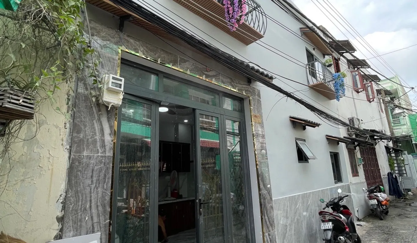 Cơ hội hiếm có sở hữu nhà 2 tầng 3 phòng ngủ tại Bình Tân với giá chỉ 3.88 tỷ... Bán nhà riêng tại An Lạc, Hồ Chí Minh 01