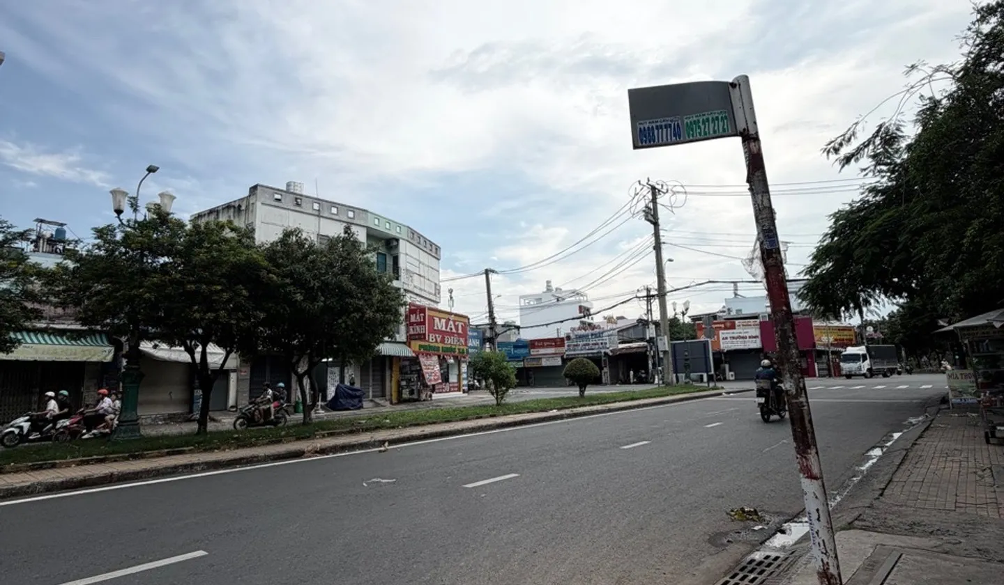 NGAY LÊ THÚC HOẠCH - 4 TẤM - ĐƯỜNG 3 XE TẢI NÉ - KHU TOÀN BIỆT THỰ - 4x24... Bán nhà mặt phố tại Tân Sơn Nhì, Hồ Chí Minh 01