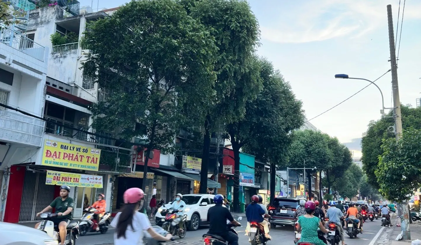 Nhà 3 Tầng Kiên Cố Đường Ông Ích Khiêm, Giá Sốc Chỉ 5,6 Tỷ... Bán nhà riêng tại Hòa Bình, Hồ Chí Minh 01