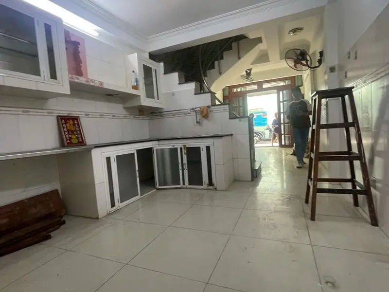 Nhà 5 Tầng Sát Mặt Tiền Quận 11, Hẻm Thông 6m... Bán nhà riêng tại Minh Phụng, Hồ Chí Minh 01