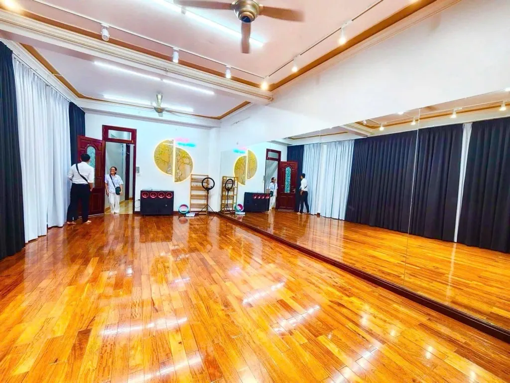 MẶT NGÕ TRẦN QUỐC VƯỢNG_RỘNG_KINH DOANH - Ô TÔ ĐỖ CỬA - THANG MÁY VÈO VÈO... Bán nhà riêng tại Cầu Giấy, Hà Nội 01