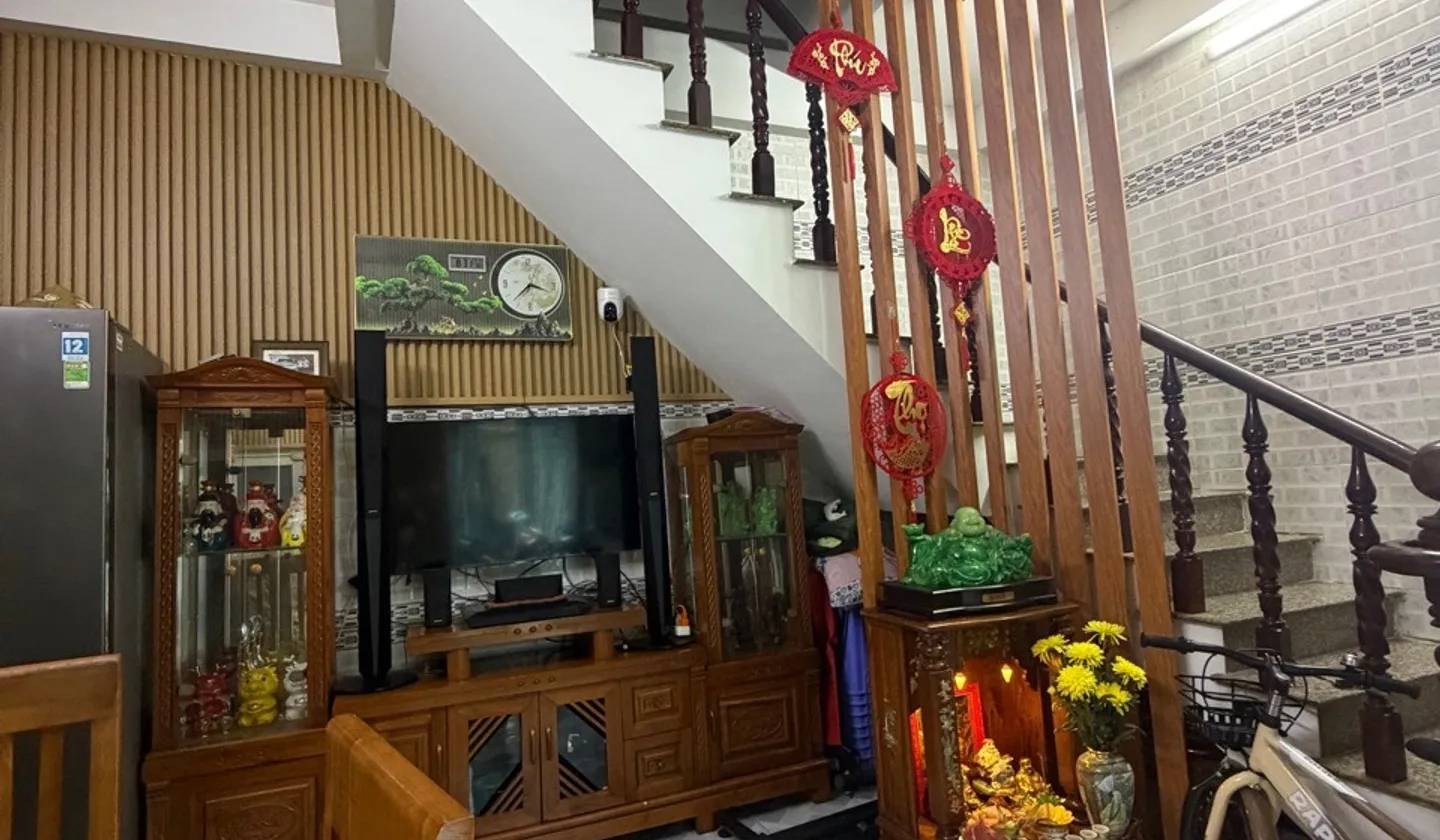 -1 trệt 2 lầu BTCT, hiện trạng đang ngăn làm 2, 1 bên cho thuê 7 triệu/tháng với 3 pn.... Bán nhà riêng tại Tân Sơn Nhì, Hồ Chí Minh 01