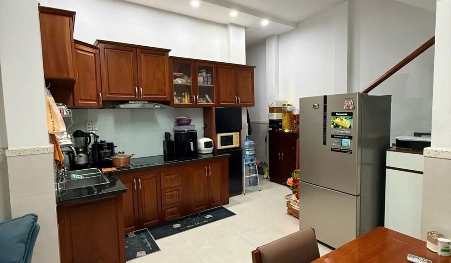 Nhà 5 tầng nở hậu giá trị thị trường quận 10... Bán nhà riêng tại Hòa Hưng, Hồ Chí Minh 01