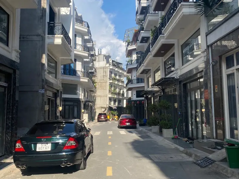 THẠNH XUÂN - BTCT 5 TẦNG - KHU PHÂN LÔ CAO TẦNG - DÂN TRÍ AN NINH - HẺM 8M - 4PN 4WC... Bán nhà riêng tại Thới An, Hồ Chí Minh 01