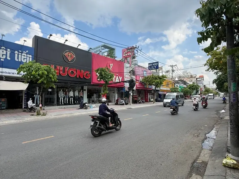 Bán tài sản 2 mặt tiền Nguyễn Ảnh Thủ, quỹ đất hiếm gần 500m2 thích hợp xây building... Bán nhà mặt phố tại Trung Mỹ Tây, Hồ Chí Minh 01