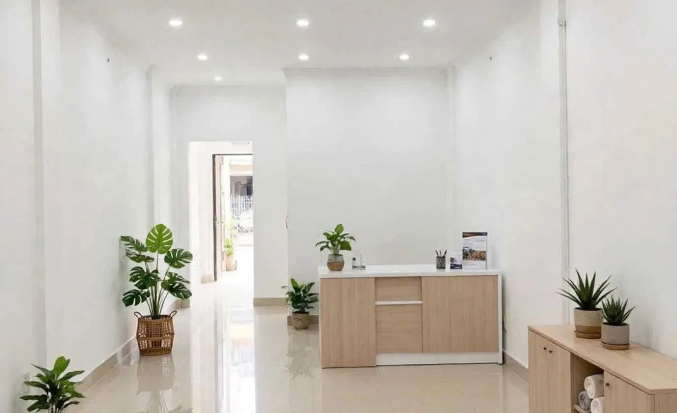 Mặt tiền Nguyễn Tất Thành - 63m2 ( 4×16.5m) - Chỉ 13 tỷ hơn - Thu 420tr/năm... Bán nhà mặt phố tại Xóm Chiếu, Hồ Chí Minh 01
