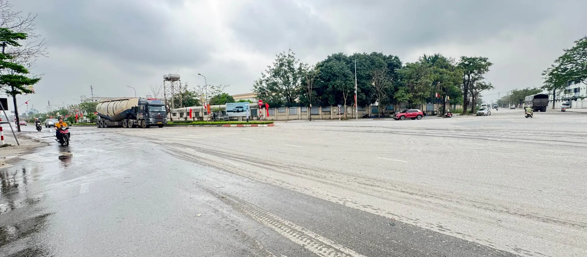 🌺CÔNG VIÊN PHẦN MỀM VINTECH - ĐƯỜNG THÔNG OTO VÀO ĐẤT - CÁCH ĐƯỜNG LÊ HỮU TỰU 50M🌺
 Phúc Thịnh... Bán đất tại Phúc Thịnh, Hà Nội 01