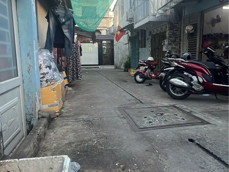 Nhà cũ tiện xây mới gần Tân Kỳ Tân Quý, hẻm xe hơi, diện tích rộng giá mỏng chỉ 3,x... Bán nhà mặt phố tại Bình Hưng Hòa, Hồ Chí Minh 01