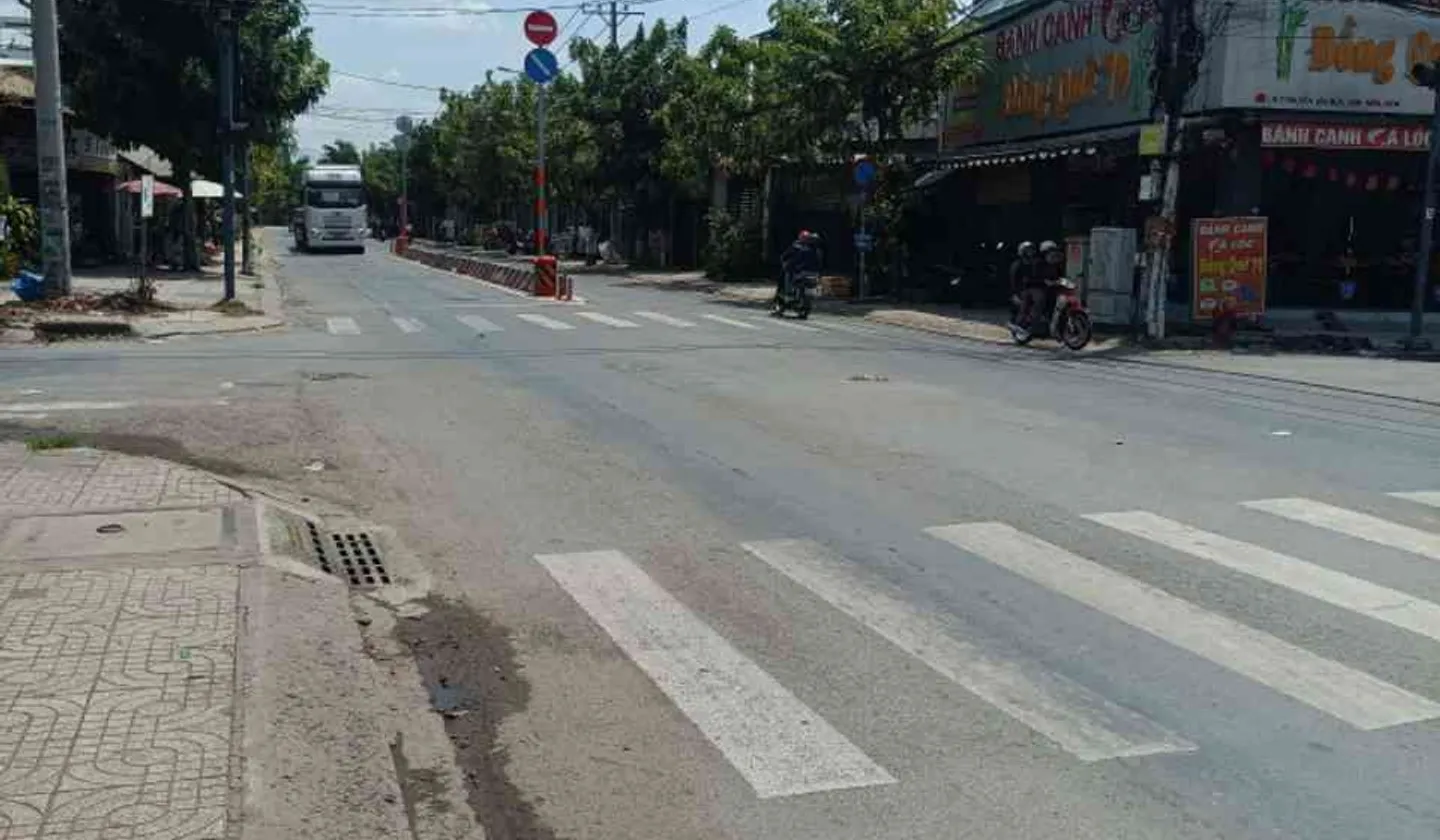Bán nhà mặt phố tại Nguyễn Văn Bứa, mặt tiền rộng 13.7m, vị trí kinh doanh sầm uất... Bán nhà mặt phố tại Xuân Thới Sơn, Hồ Chí Minh 01