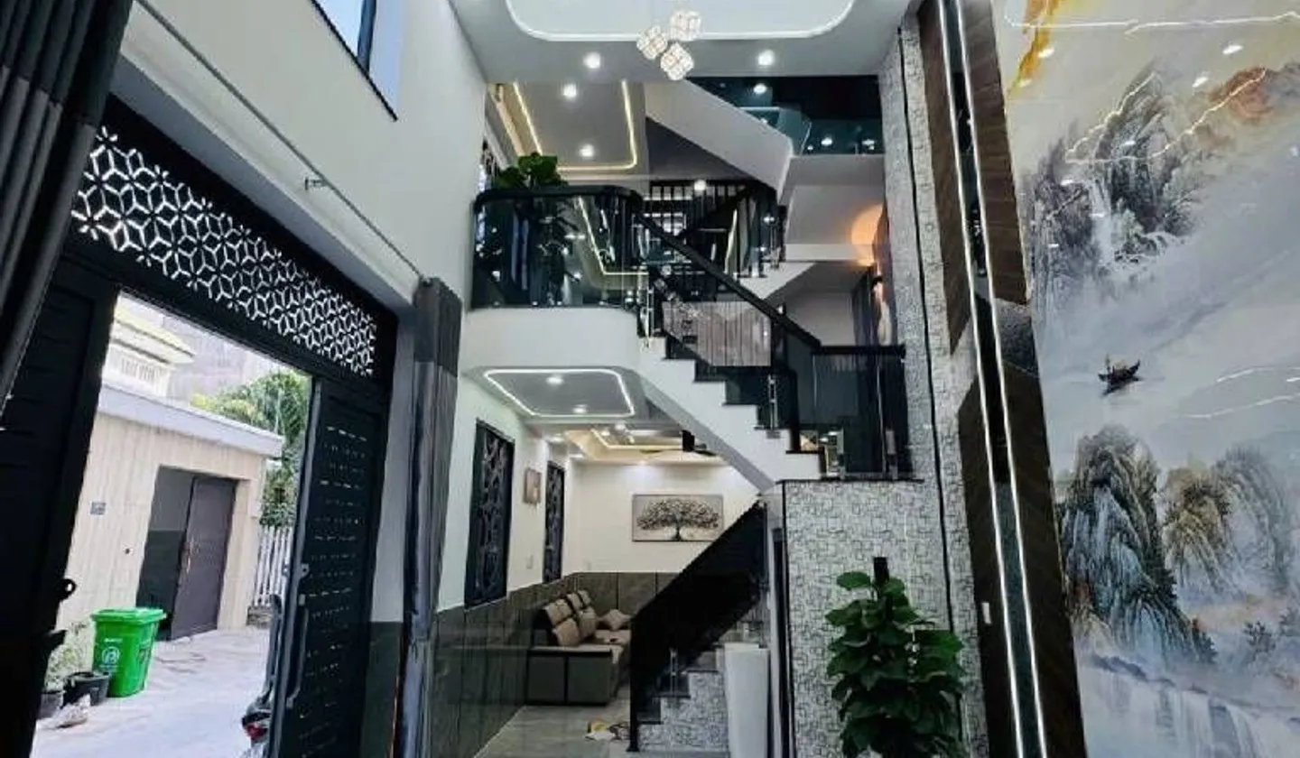 Nhà lô góc 5 tầng mới đẹp tại Bình Tân, diện tích 53m², thiết kế rộng rãi tiện nghi... Bán nhà riêng tại Bình Trị Đông, Hồ Chí Minh 01