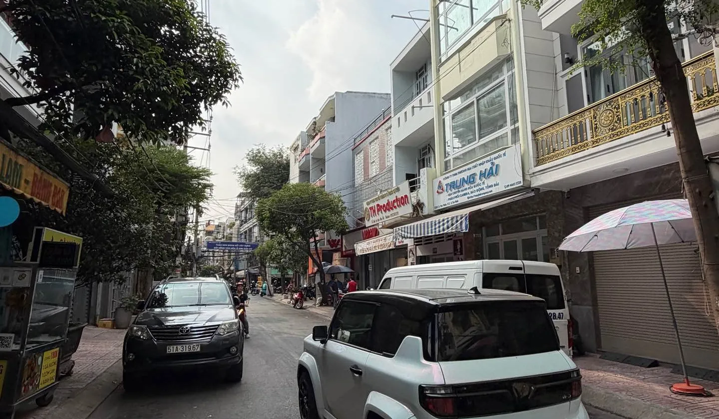Nhà mặt phố 6 tầng 10 phòng gần chợ Bàu Cát giá 17 tỷ... Bán nhà mặt phố tại Bảy Hiền, Hồ Chí Minh 01