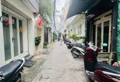 Vị trí: Nhà nằm trên trục Nguyễn Đình Chiểu, khu trung tâm Quận 3, kết nối nhanh Cao Thắng, Cách M... Bán nhà riêng tại Bàn Cờ, Hồ Chí Minh 01