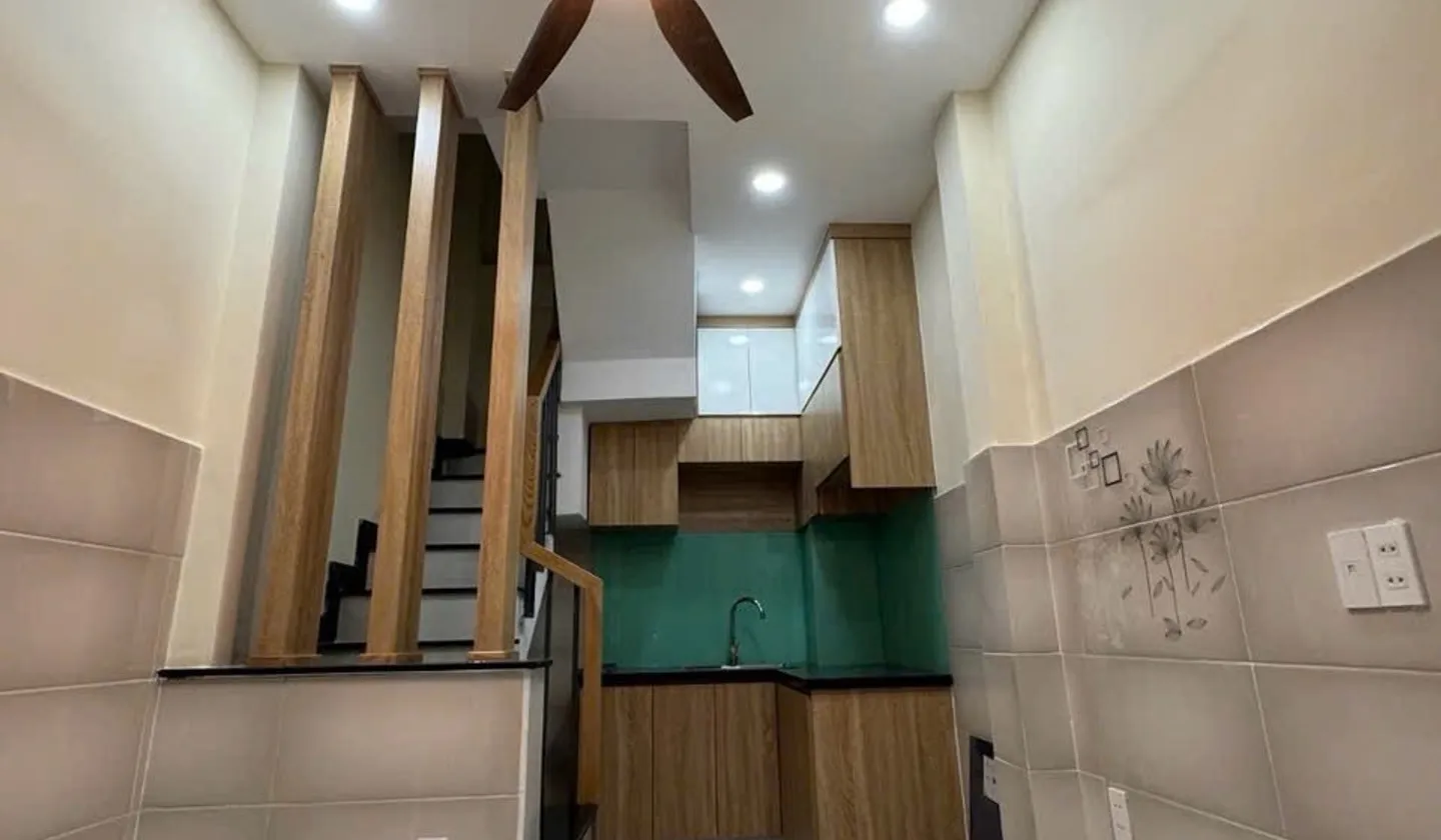 Nhà mới đẹp, hẻm xe hơi, gần mặt tiền Thích Quảng Đức... Bán nhà riêng tại Đức Nhuận, Hồ Chí Minh 01