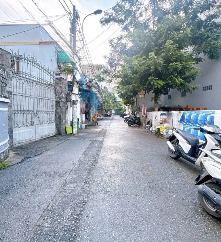 CẦN BÁN LÔ ĐẤT Nơ Trang Long -Hẻm 2 xe hơi 7 chỗ tránh nhau - Diện tích: 5x12... Bán owner_side tại Bình Lợi Trung, Hồ Chí Minh 01