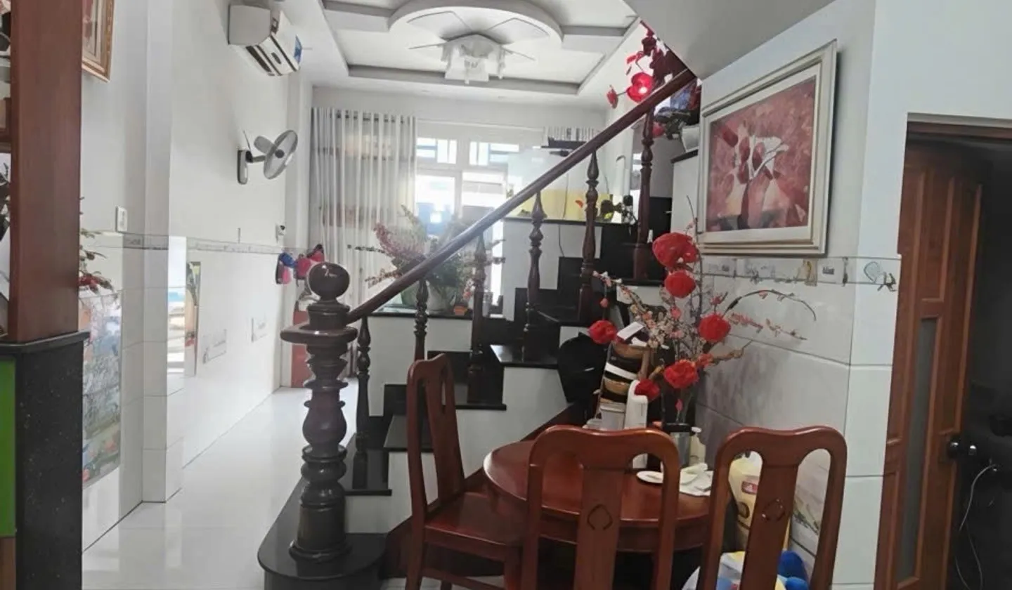 Nhà Lê Văn Quới, giáp Tân Phú, hẻm xe hơi thông, tặng full nội thất xịn xò, nhỉnh 5tỷ(thương-lượng)... Bán nhà riêng tại Bình Hưng Hòa, Hồ Chí Minh 01