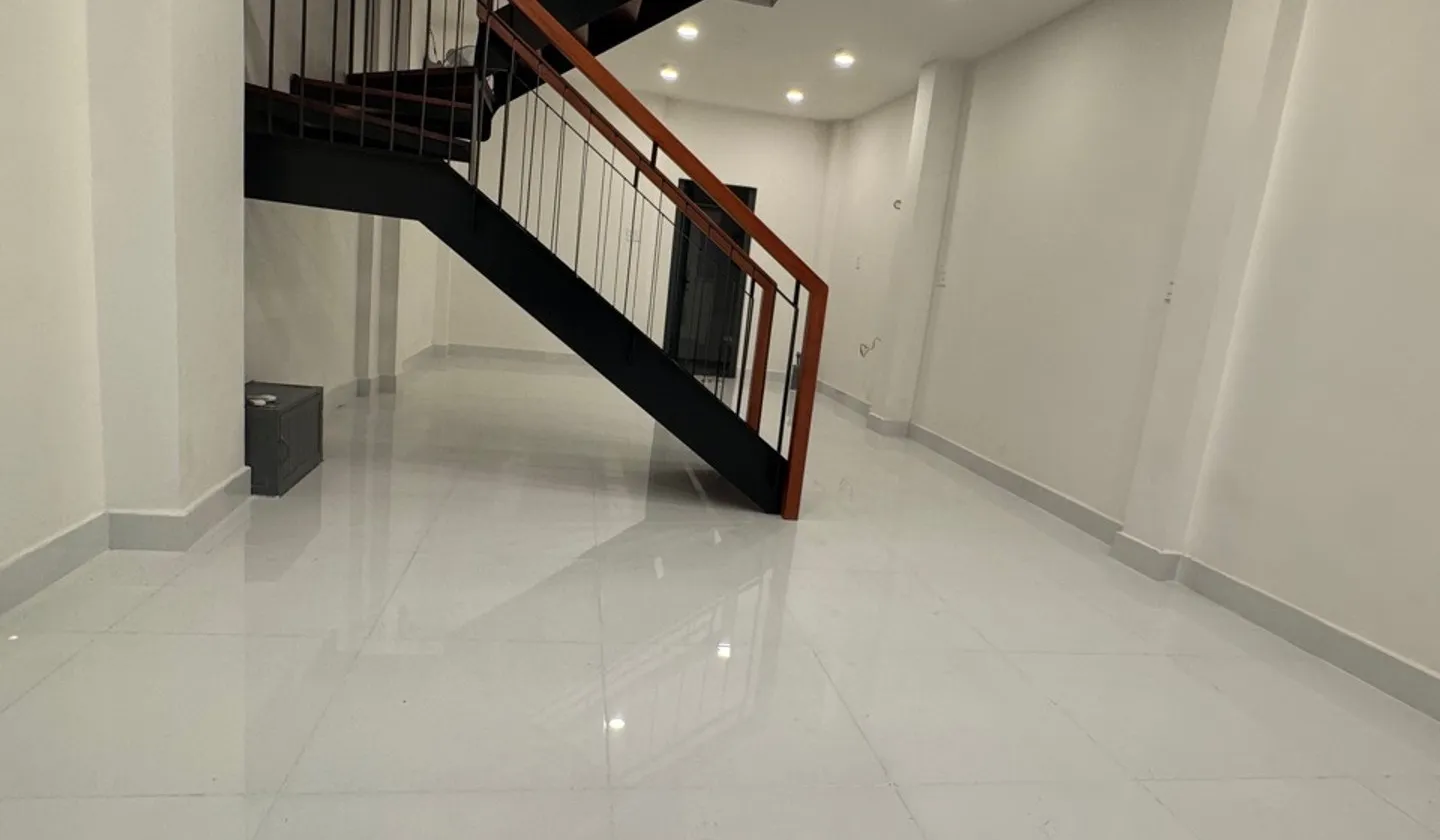 Nhà đẹp 3 tầng, thiết kế hiện đại gần phố Nguyễn Đình Chiểu... Bán nhà riêng tại Bàn Cờ, Hồ Chí Minh 01