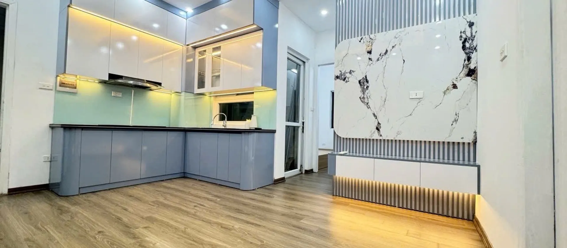 Bán căn hộ 2 phòng ngủ 53.5m2 tại Kim Văn Kim Lũ, Nguyễn Xiển với giá hấp dẫn... Bán căn hộ chung cư tại Định Công, Hà Nội 01