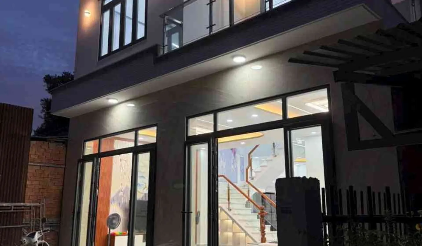 Nhà 2 Tầng Hóc Môn, Sân Ô Tô, Nội Thất Đẹp, Giá Hấp Dẫn... Bán nhà riêng tại Xuân Thới Sơn, Hồ Chí Minh 01
