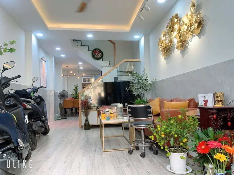 Nhà 3 tầng sang Chảnh, sát mặt tiền. Giá sốc, đàm phán nhanh... Bán owner_side tại An Hội Đông, Hồ Chí Minh 01