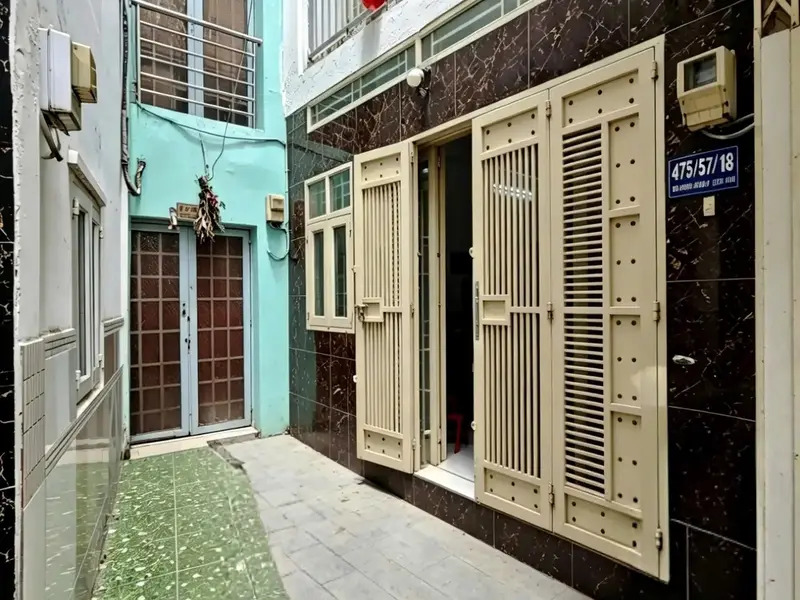 Nhà mới 4 tầng view đông bắc, hẻm an ninh quận 10... Bán nhà riêng tại Hòa Hưng, Hồ Chí Minh 01