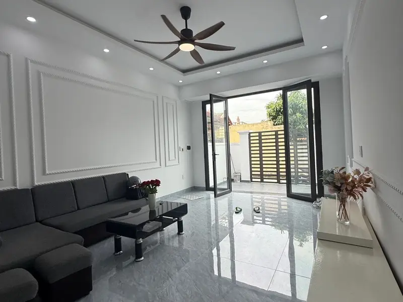 Nhà 3 tầng duyên dáng đón nắng, ô tô cửa nhà, sẵn sàng vào ở ngay... Bán nhà riêng tại An Hải, Hải Phòng 01