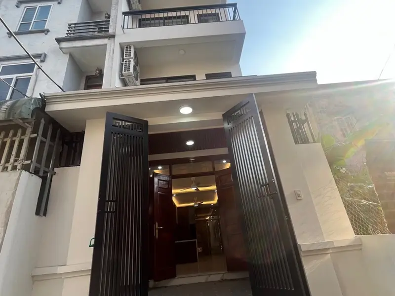 Bán nhà mặt phố 5 tầng mặt ngõ ô tô tránh, khu vực sầm uất, phù hợp kinh doanh... Bán nhà mặt phố tại Việt Hưng, Hà Nội 01