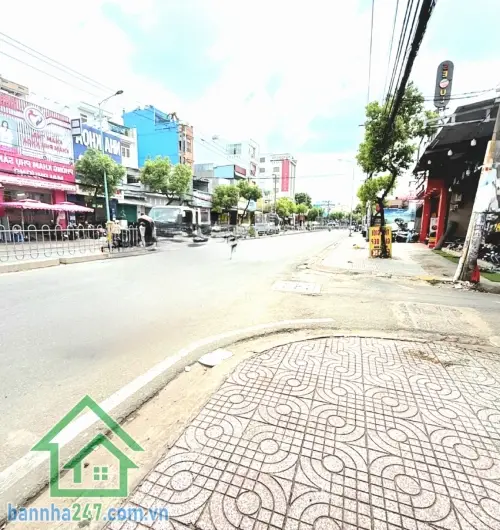 CHỈ 11 TỶ - MTKD LÊ VĂN QUỚI – DT: (4,8 x 19) - ĐANG CÓ DÒNG TIỀN 12 TRIỆU/THÁNG – GẦN NGÃ TƯ 4 X... Bán nhà mặt phố tại Bình Hưng Hòa, Hồ Chí Minh 01