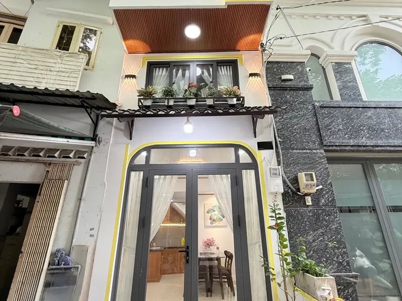 Giá nhỉnh 4ty
Nhà kết cấu 1 trệt 1 lửng 1 lầu: bao gồm phòng khách, bếp, 2 PN 2 WC, ban công.... Bán nhà riêng tại Bình Lợi Trung, Hồ Chí Minh 01
