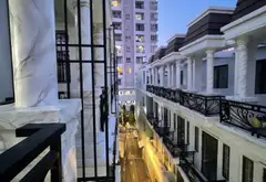 NHÀ 4 TẦNG MỚI ĐẸP, ĐƯỜNG Ô TÔ RA VÀO THOẢI MÁI, 4PN, PHÒNG THỜ, 2 SÂN THƯỢNG, CHỈ 6.X TỶ... Bán nhà riêng tại Bình Phú, Hồ Chí Minh 01