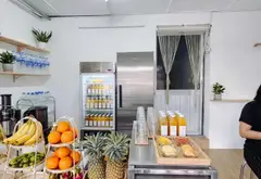 Mặt tiền Nguyễn Tất Thành - 2 Tầng - 58m2 - Ngang 10m - Thu 360tr/năm... Bán nhà mặt phố tại Xóm Chiếu, Hồ Chí Minh 02