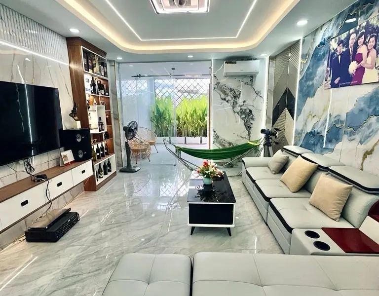 Cơ hội sở hữu nhà 5 tầng mới xây tại Tân Thới Hiệp giá tốt hiếm có... Bán owner_side tại Tân Thới Hiệp, Hồ Chí Minh 01